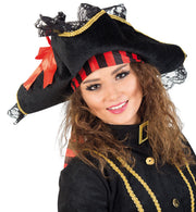 narrenwelt Piratenhut Edeloptik Steampunk Dreispitz Hut mit Goldbordüre, Spitze, roter Schleife und Stirnband/Bandana Gr. 58